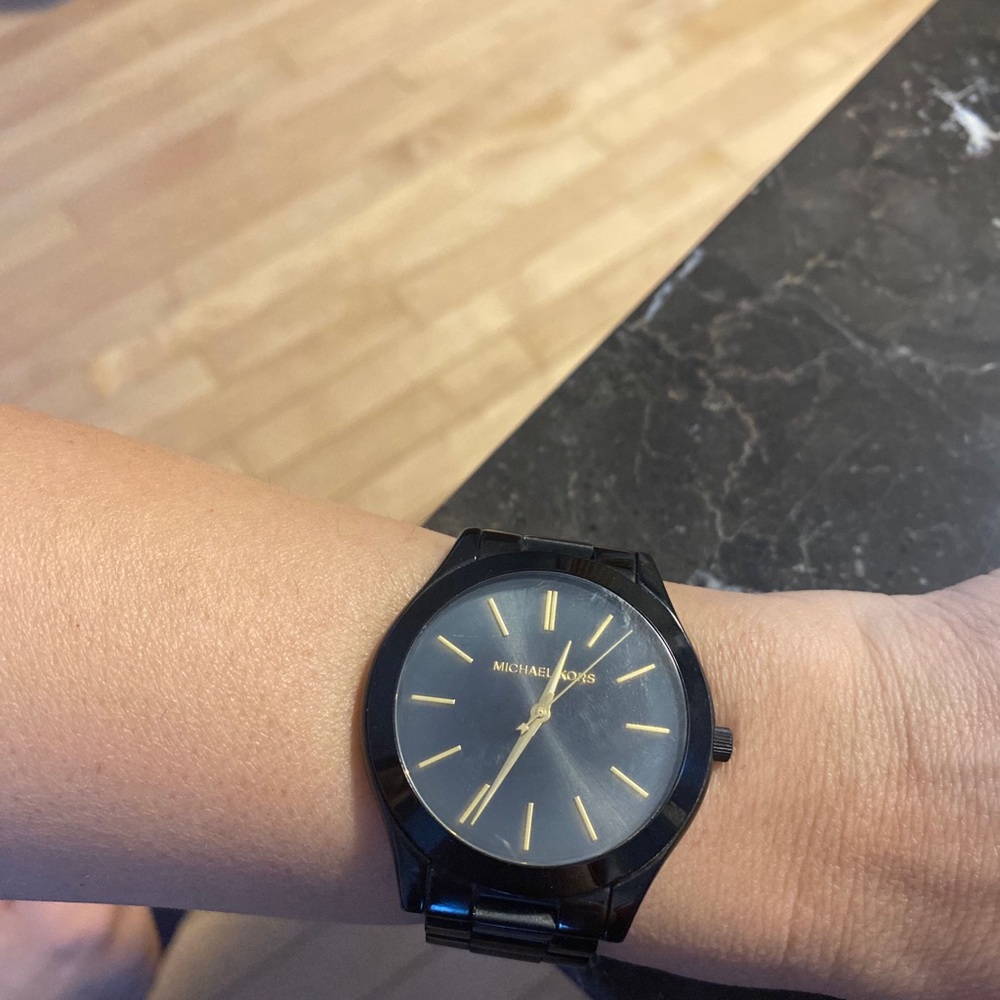 Mk watch - Picture 3 of 3